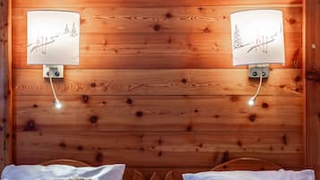 Chambre Double Deluxe | Coffres-forts dans les chambres, bureau, chambres insonorisées