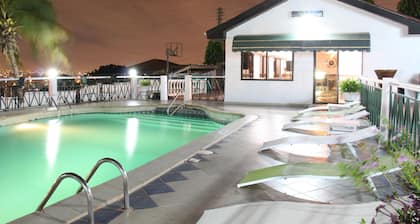Hill View Hotel McCarthy Hills