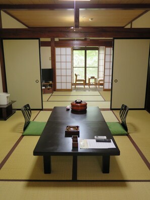 Japanese Style Room | In-room safe, desk - Okuhida no Yado Furusato (Takayama)
