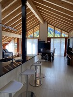 Apartment | In-room safe, desk, laptop workspace, blackout drapes