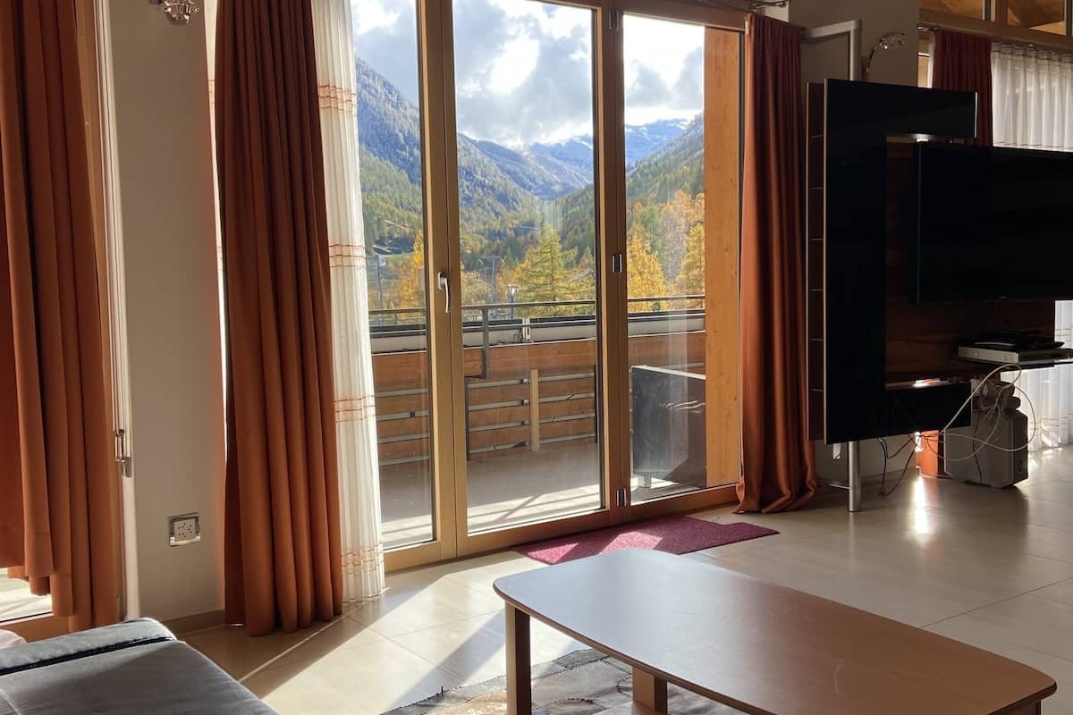 apartment | 1 bedroom, in-room safe, desk, laptop workspace