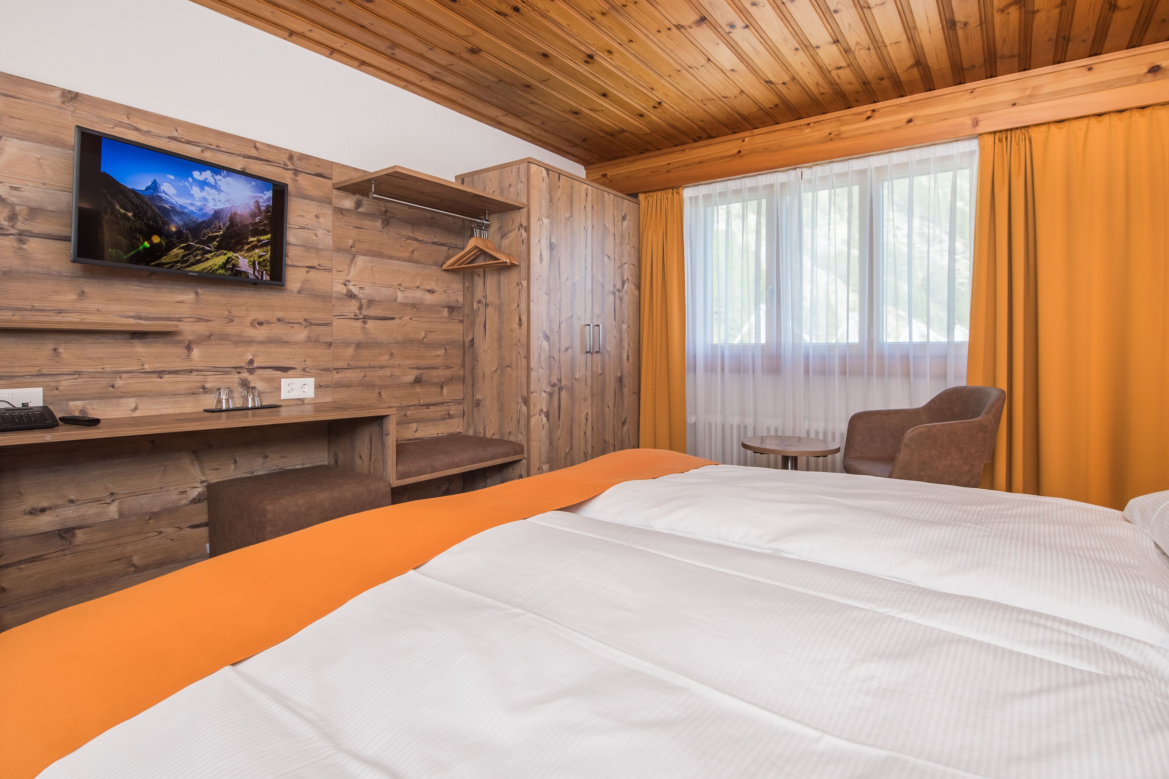 1 bedroom, in-room safe, desk, laptop workspace