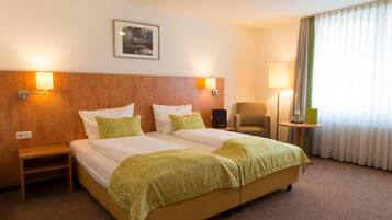 Comfort Double Room | 1 bedroom, in-room safe, desk, blackout curtains