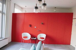 Double Room | Soundproofing, free WiFi, bed sheets - Vegan b&b AM/PM (Bruges)