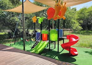 Children’s play area – outdoor