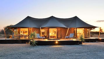 3 habitaciones, ropa de cama de alta calidad y cubrecamas