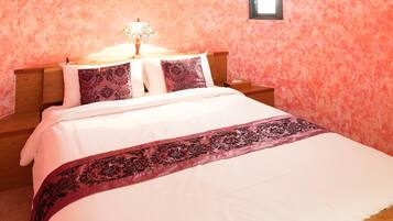 Double Room (Dürer) | 1 bedroom, individually furnished, blackout drapes