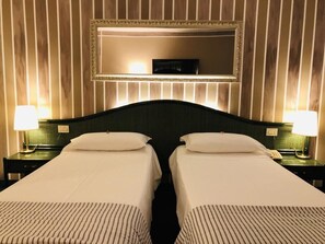 Caja de seguridad en la habitación, escritorio y wifi gratis