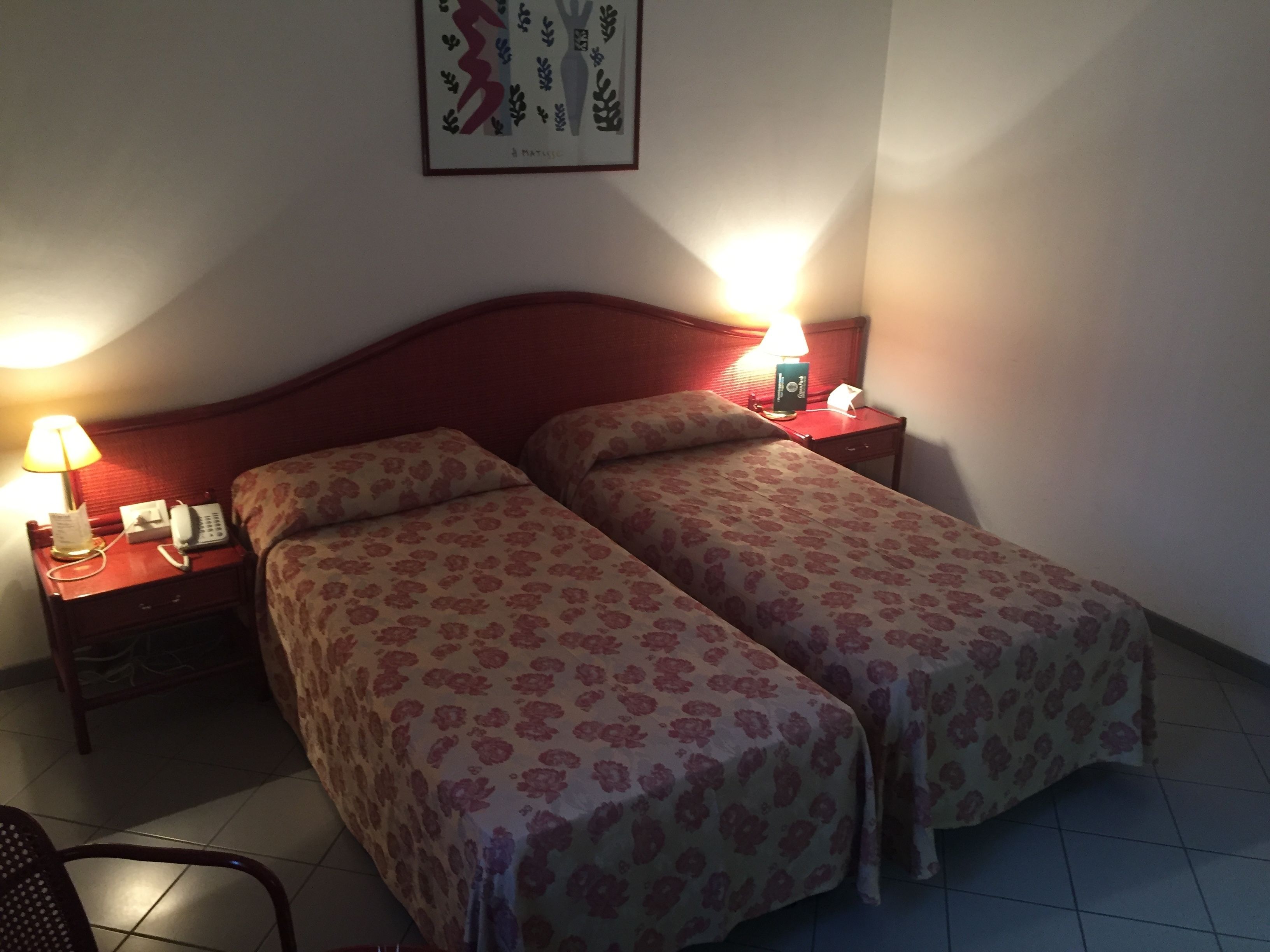 Een kluis op de kamer, een bureau, gratis wifi