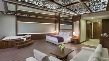 Suite Lune de Miel | Minibar, coffres-forts dans les chambres, chambres insonorisées