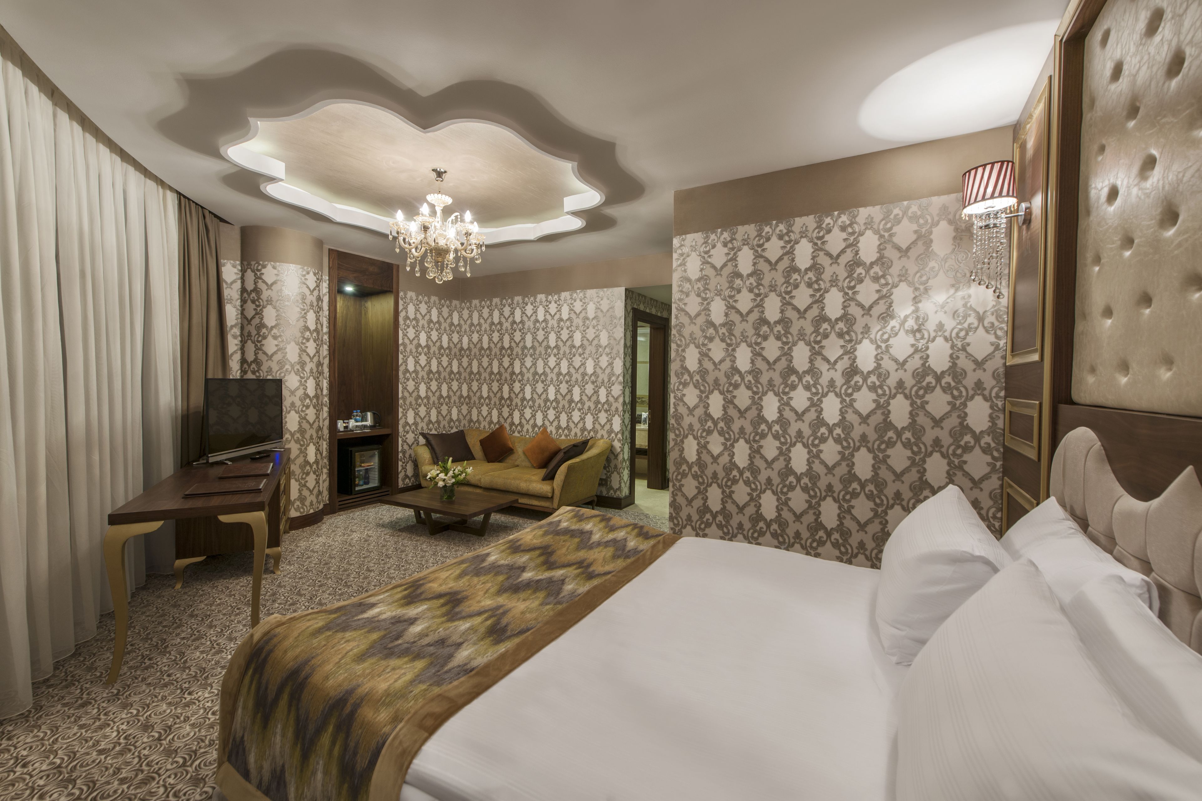 suite | minibar, in-room safe, soundproofing, free wifi