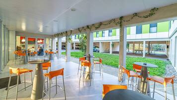 Daily buffet breakfast (EUR 9 per person)