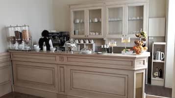 Dagelijks ontbijtbuffet (EUR 8.00 per persoon)