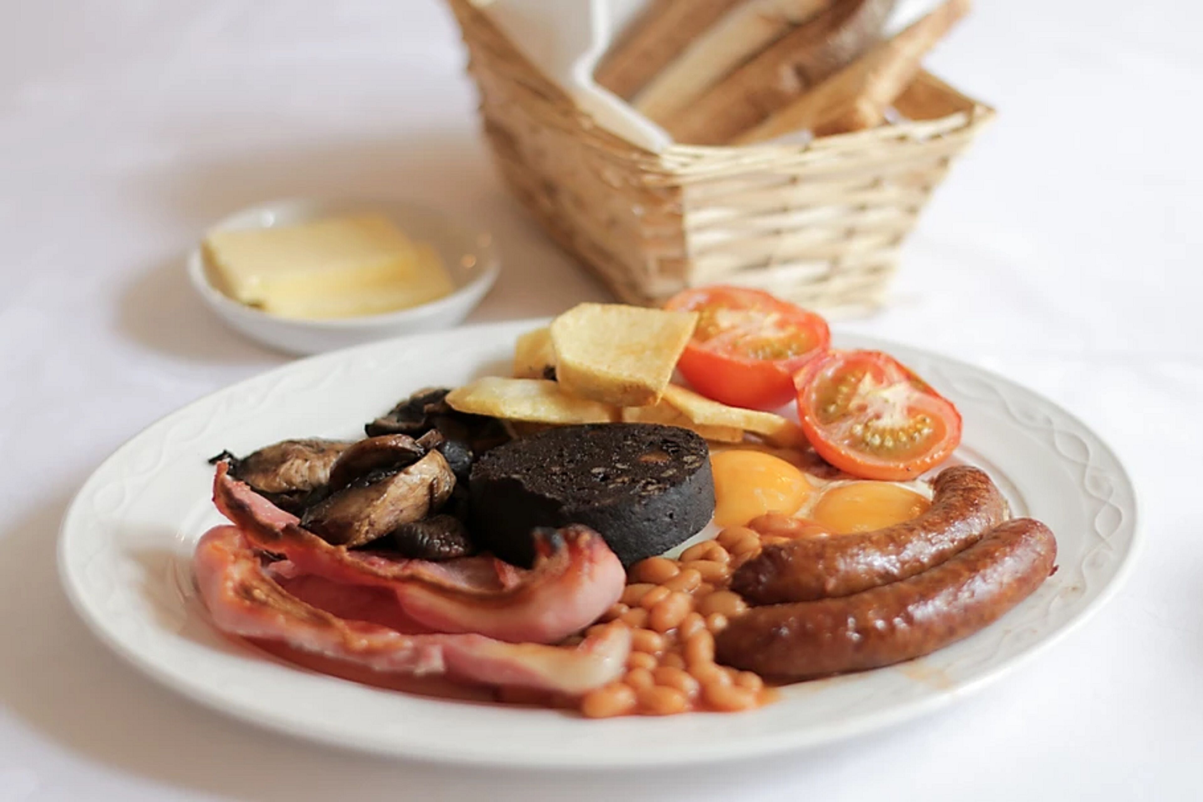 free daily full breakfast