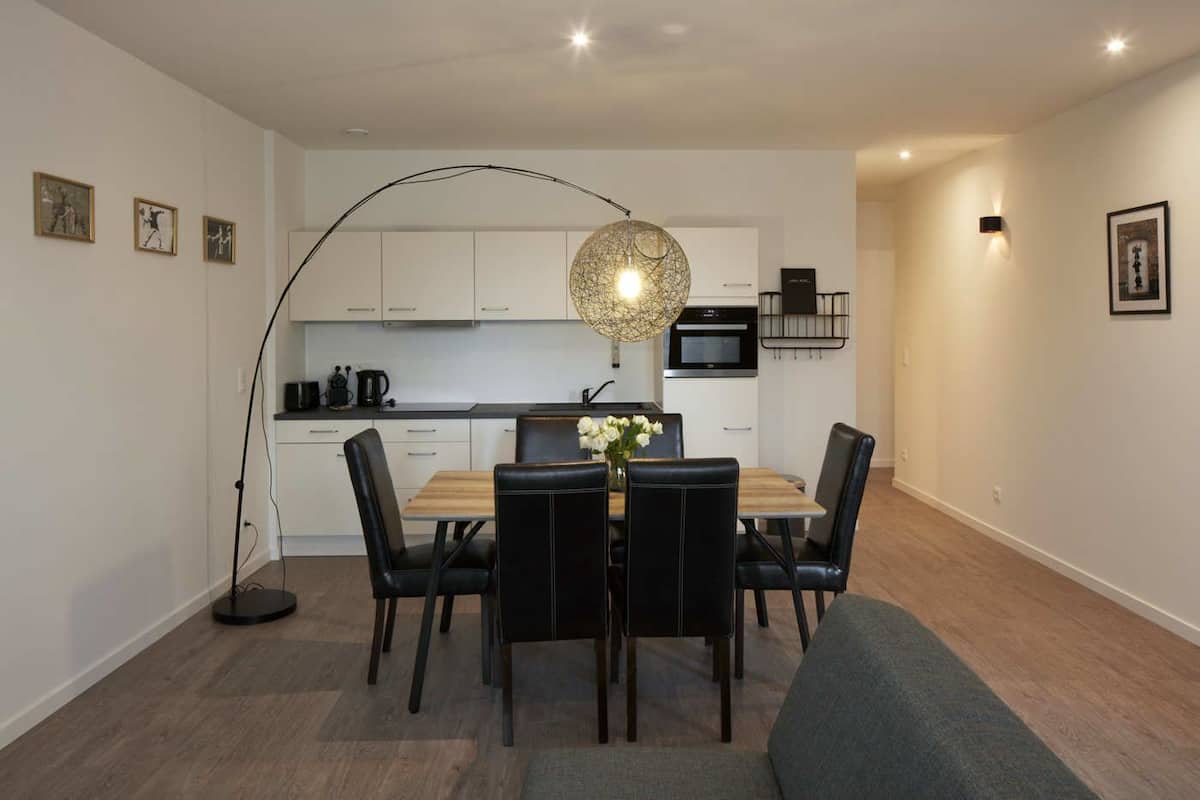 Executive appartement | Hypoallergeen beddengoed, pillowtop-bedden, een kluis op de kamer