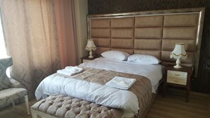 Desk, free cots/infant beds, free WiFi - Crystal Continental (Kartepe)