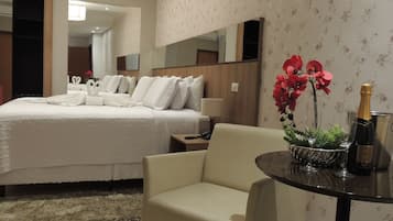 Ruby Double - Double bed | 1 間睡房、迷你吧、房內夾萬、書桌