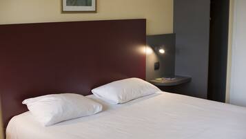 Individueel gedecoreerd, individueel gemeubileerd, een bureau