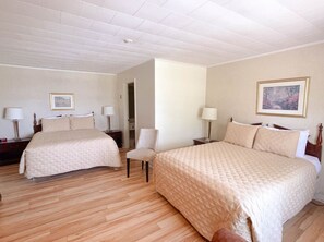 Standard Room | Individually decorated, blackout curtains, iron/ironing board, free WiFi - Silverwood Motel (Cavendish)
