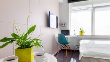 Hypo-allergenic bedding, minibar, in-room safe, desk