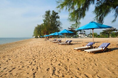 Kosmos Phu Quoc Villa