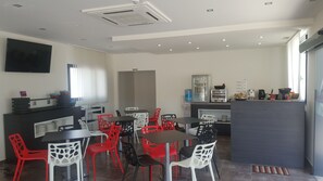 Kontinental frokost hver dag (EUR 4 per person)