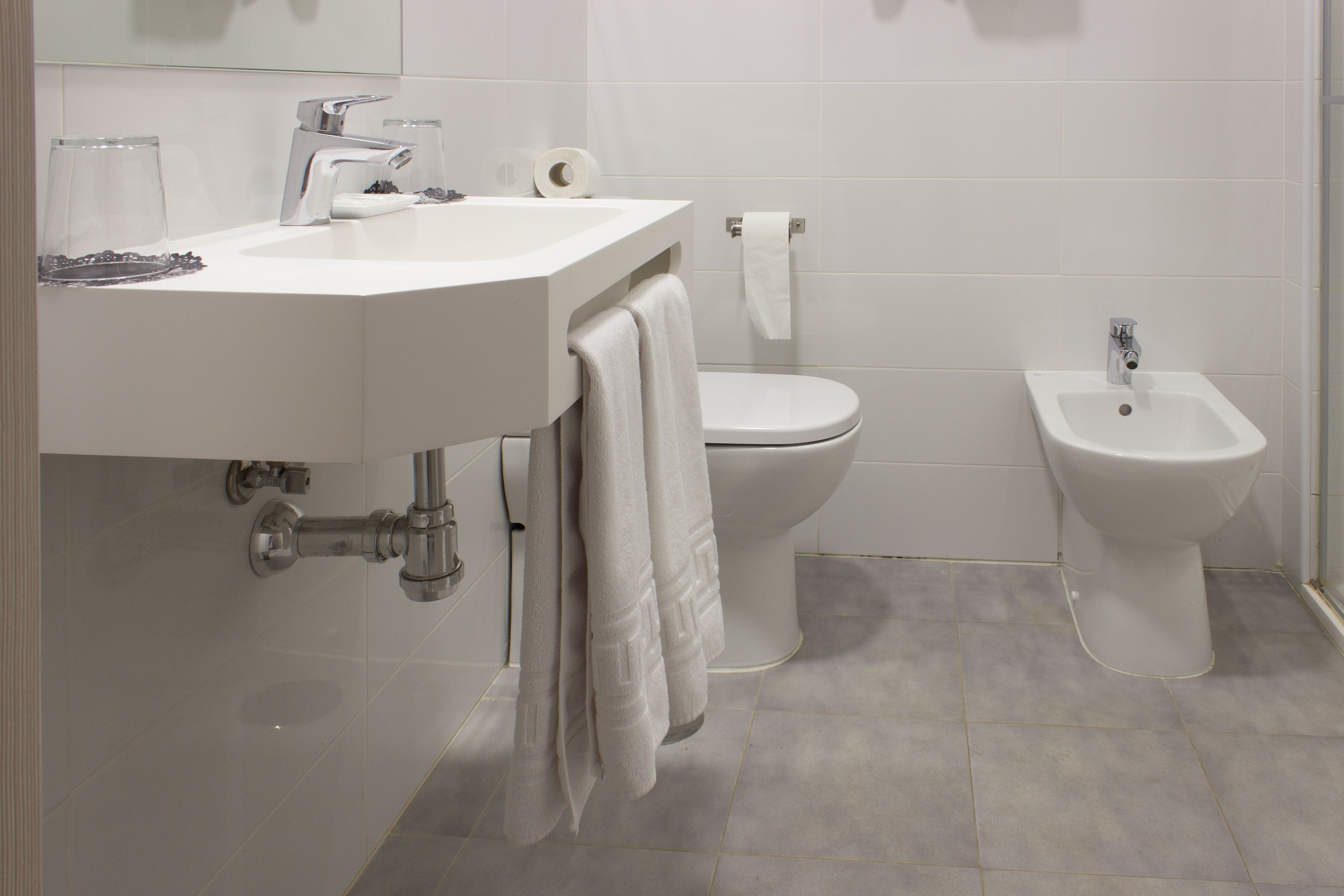 double room, 1 double bed | bathroom | free toiletries, towels