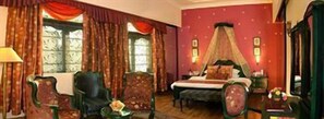 Room - Noor-us-sabah Palace (Bhopal)