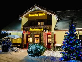 Fachada del alojamiento - Noche