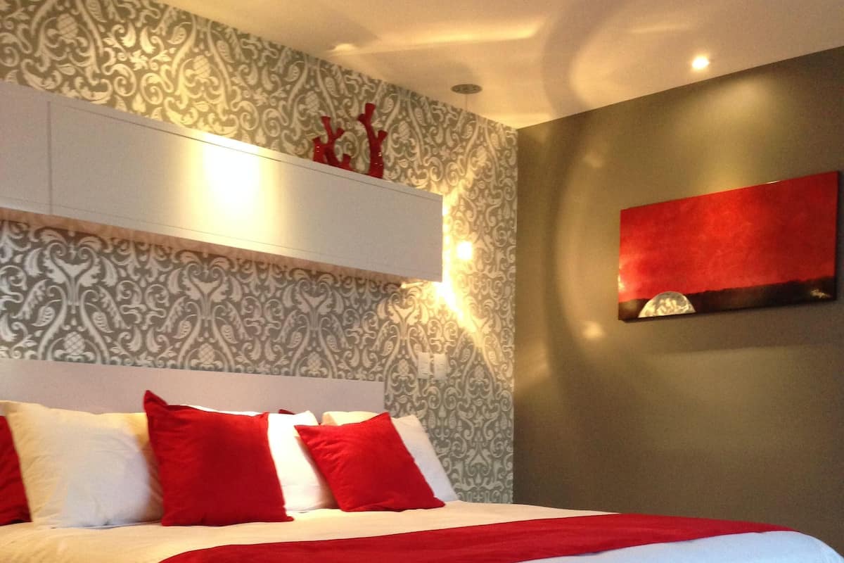 Premium bedding, minibar, in-room safe, blackout curtains