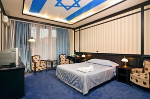 Caja fuerte, decoración individual, mobiliario individual y escritorio