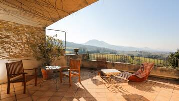 Chambre Double Supérieure | Décoration personnalisée, ameublement personnalisé, bureau