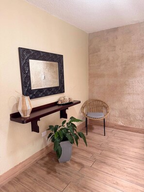 Exterior - In & Out Hotel (Guatemala City)