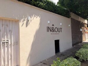 Front of property - In & Out Hotel (Guatemala City)