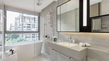 Premier Suite, 1 Bedroom | Bathroom | Eco-friendly toiletries, hair dryer, bathrobes, bidet