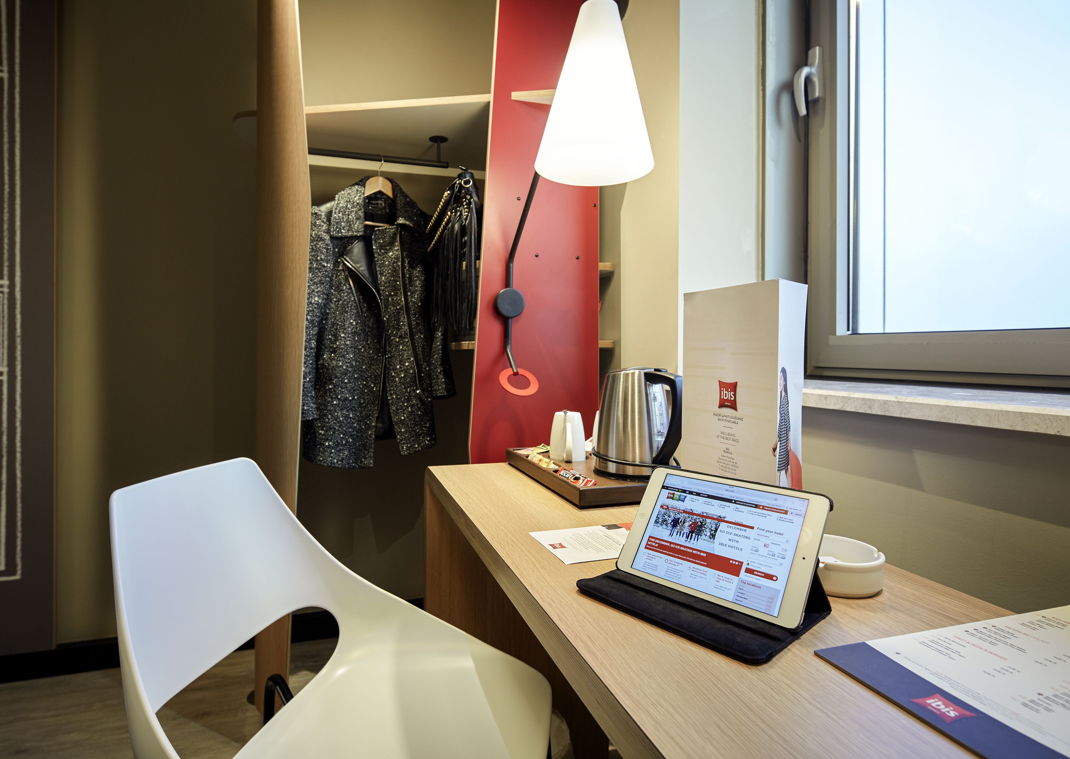 premium bedding, minibar, in-room safe, desk