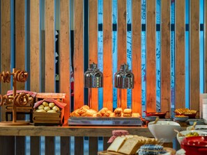 Daily buffet breakfast for a fee - Ibis Istanbul Tuzla Hotel (Tuzla)