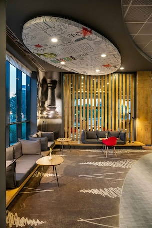 Lobby sitting area. Ibis Istanbul Tuzla Hotel