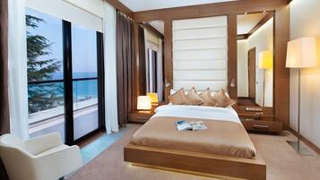 Premier Suite, Sea View | Premium bedding, in-room safe, desk, soundproofing