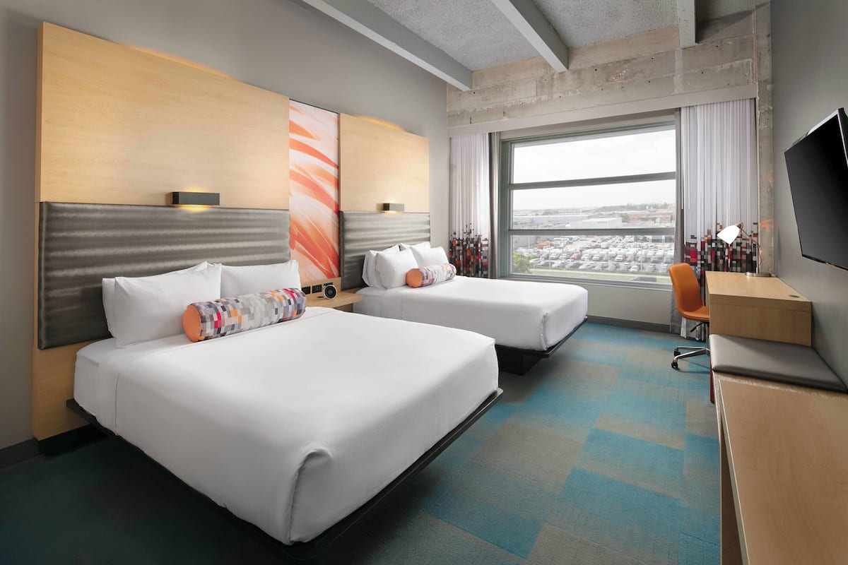 Premium bedding, in-room safe, desk, laptop workspace