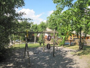 Zona de juegos infantil al aire libre