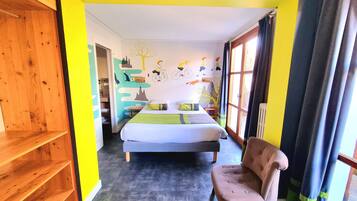 Deluxe tweepersoonskamer, balkon, uitzicht op bergen | Een bureau, verduisterende gordijnen, extra bedden (toeslag)
