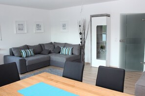 Premium House, 4 Bedrooms, 2 Bathrooms | Living room - Ferienhaus Lirum Larum Löffelstiel (Edertal)
