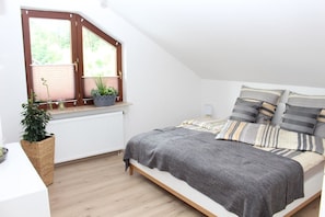 Premium Apartment, 2 Bedrooms, Balcony (Apartment Loeffelstiel) | Room amenity