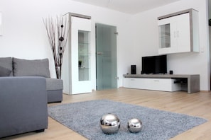 Premium Apartment, 2 Bedrooms, Balcony (Apartment Larum) | Living room | Flat-screen TV, iPod dock, MP3 dock
