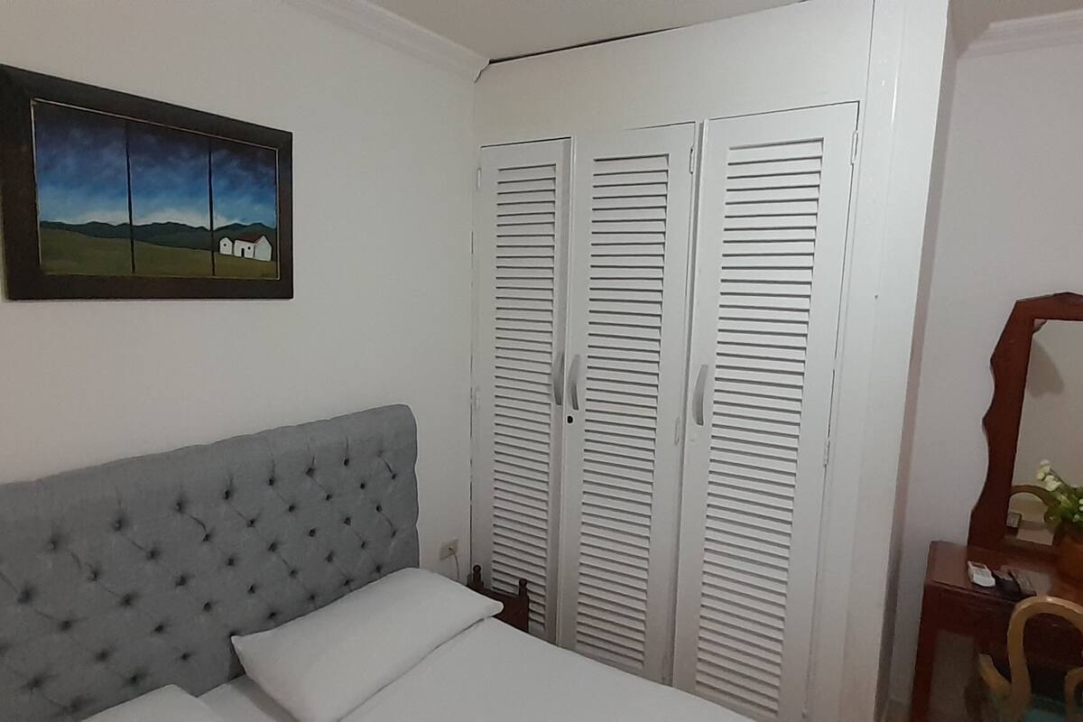 Habitación doble estándar | 1 habitación, caja de seguridad en la habitación y insonorización