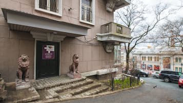 Pintu masuk hartanah