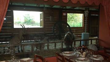 Der serveres aftensmad