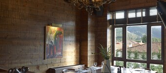 Art Mainalon Hotel