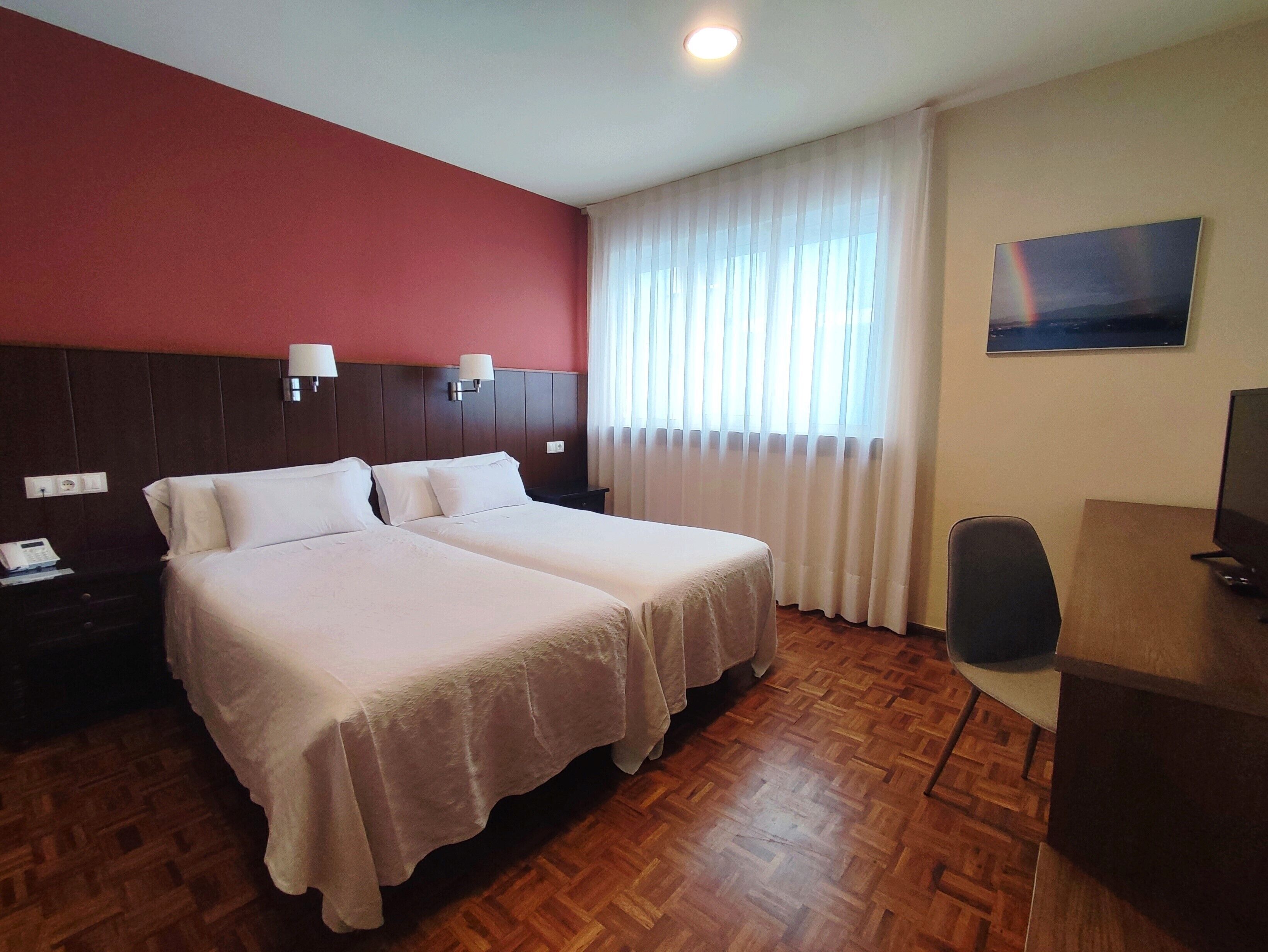 double room | in-room safe, desk, free wifi, bed sheets